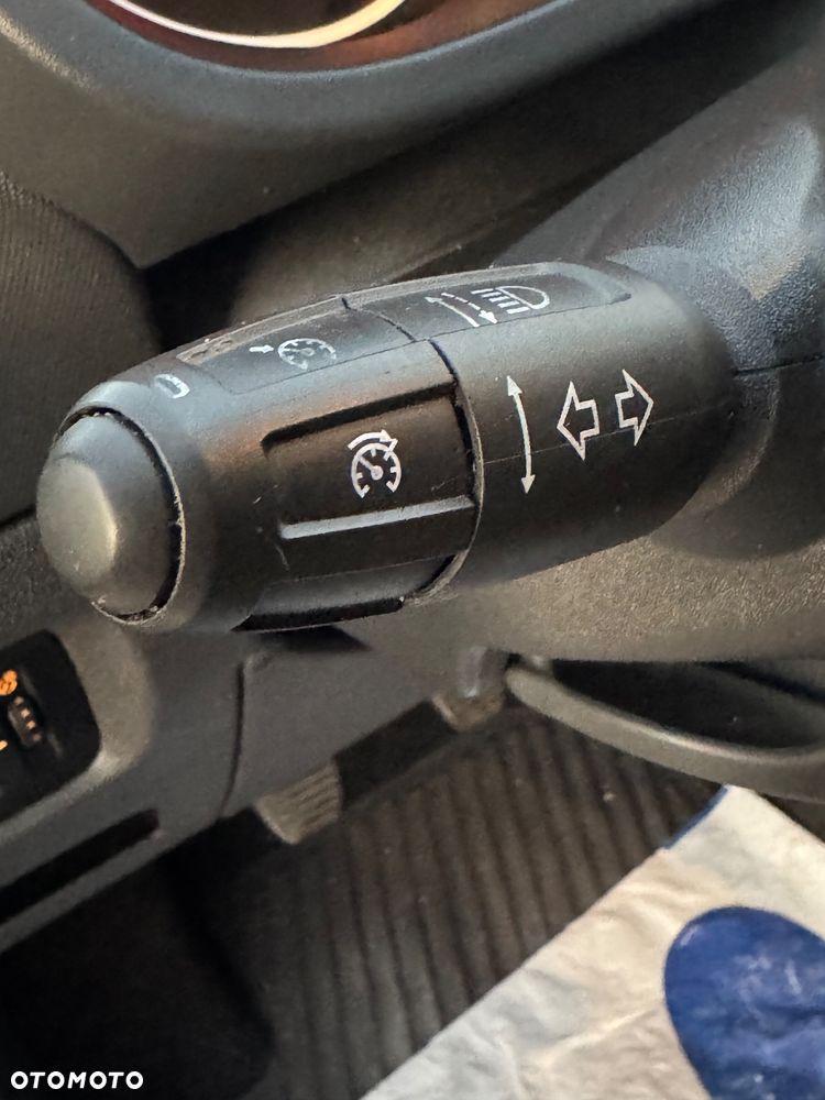 Opel Corsa 1.4 16V 150 Jahre - 18