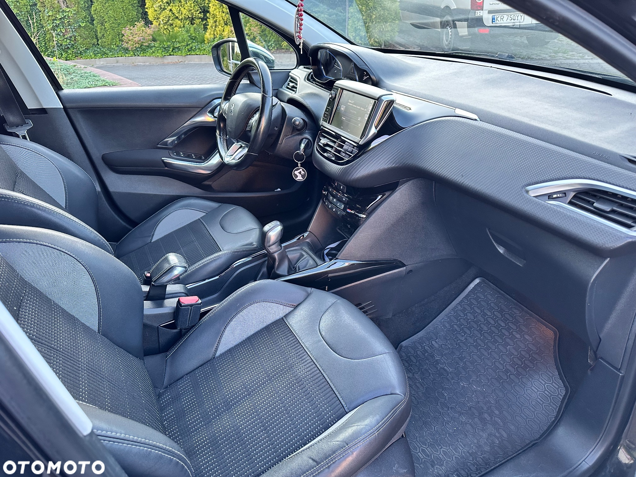 Peugeot 2008 1.6 e-HDi Allure S&S - 16