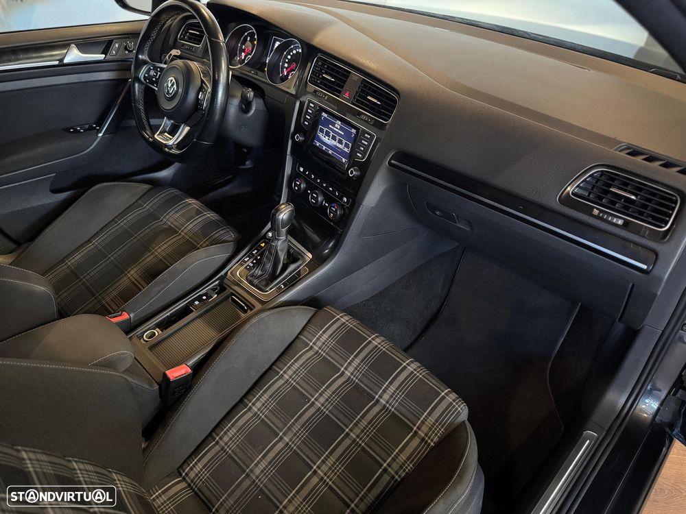 VW Golf 2.0 TDI GTD DSG - 27