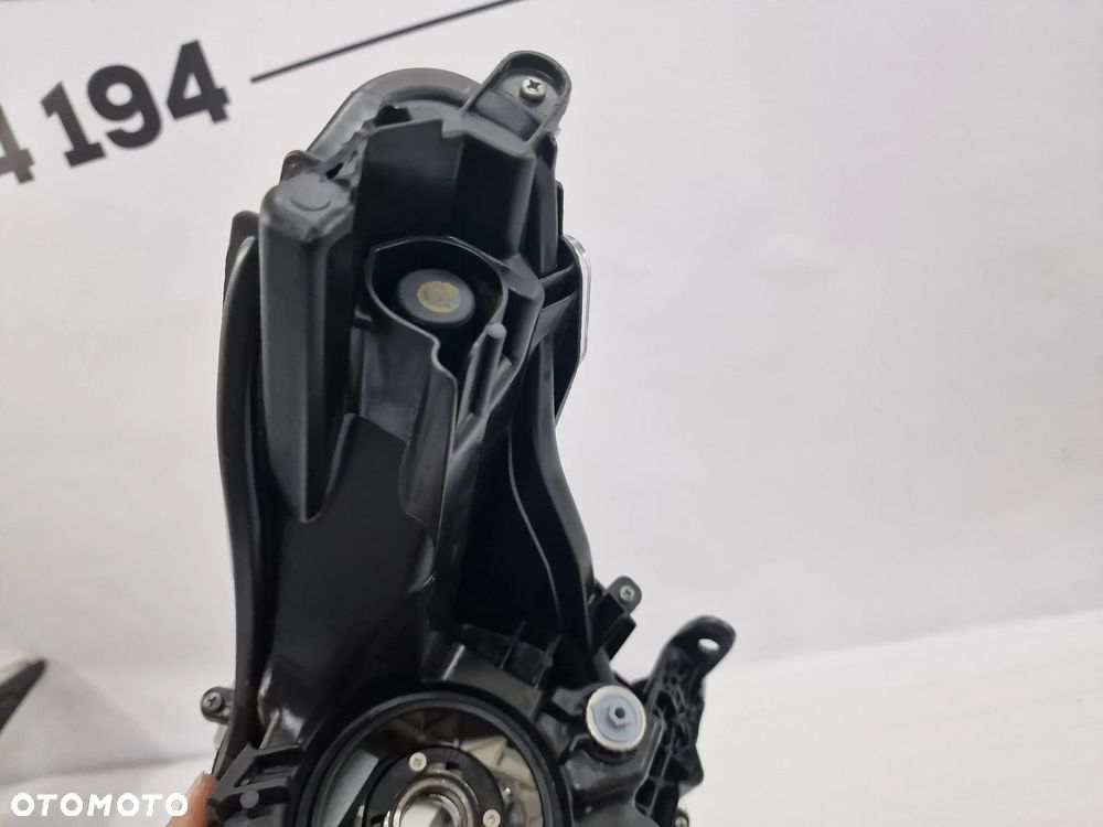 TOYOTA YARIS IV 19- LEWA / PRAWA ZWYKŁA SOCZEWKA LAMPA PRZEDNIA PRZÓD , NR KOITO K0-6 , NR AUKCJI LA47 - 18