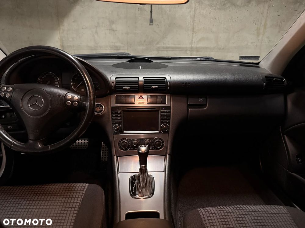Mercedes-Benz Klasa C 180 Kompressor Automatik - 13