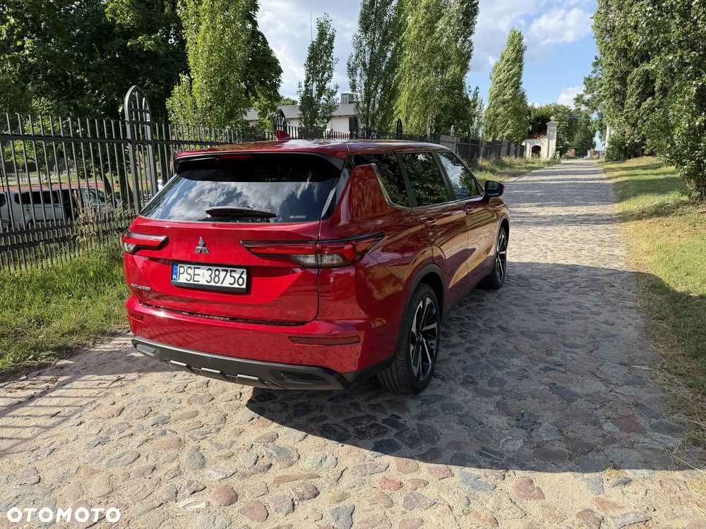 Mitsubishi Outlander - 12