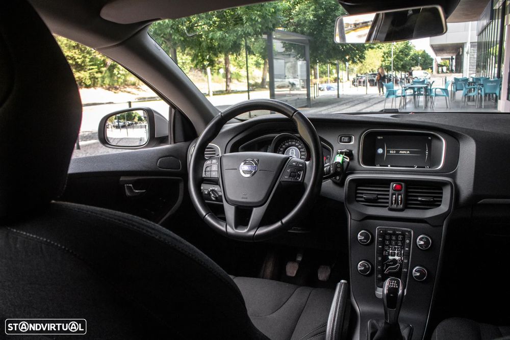 Volvo V40 D2 Kinetic - 29