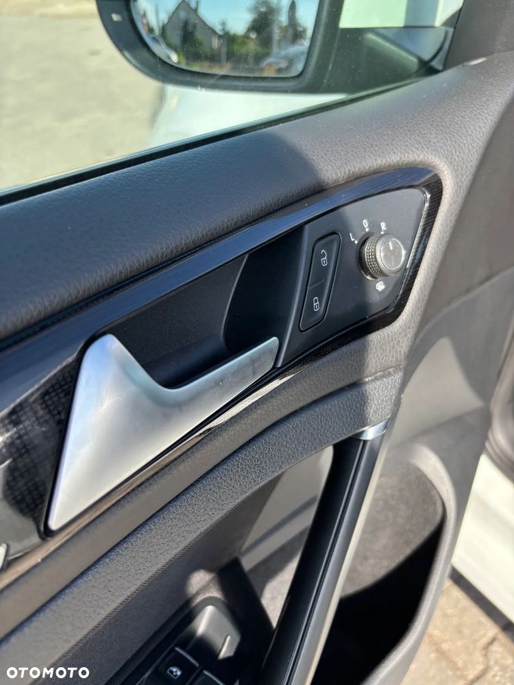 Volkswagen Golf - 18