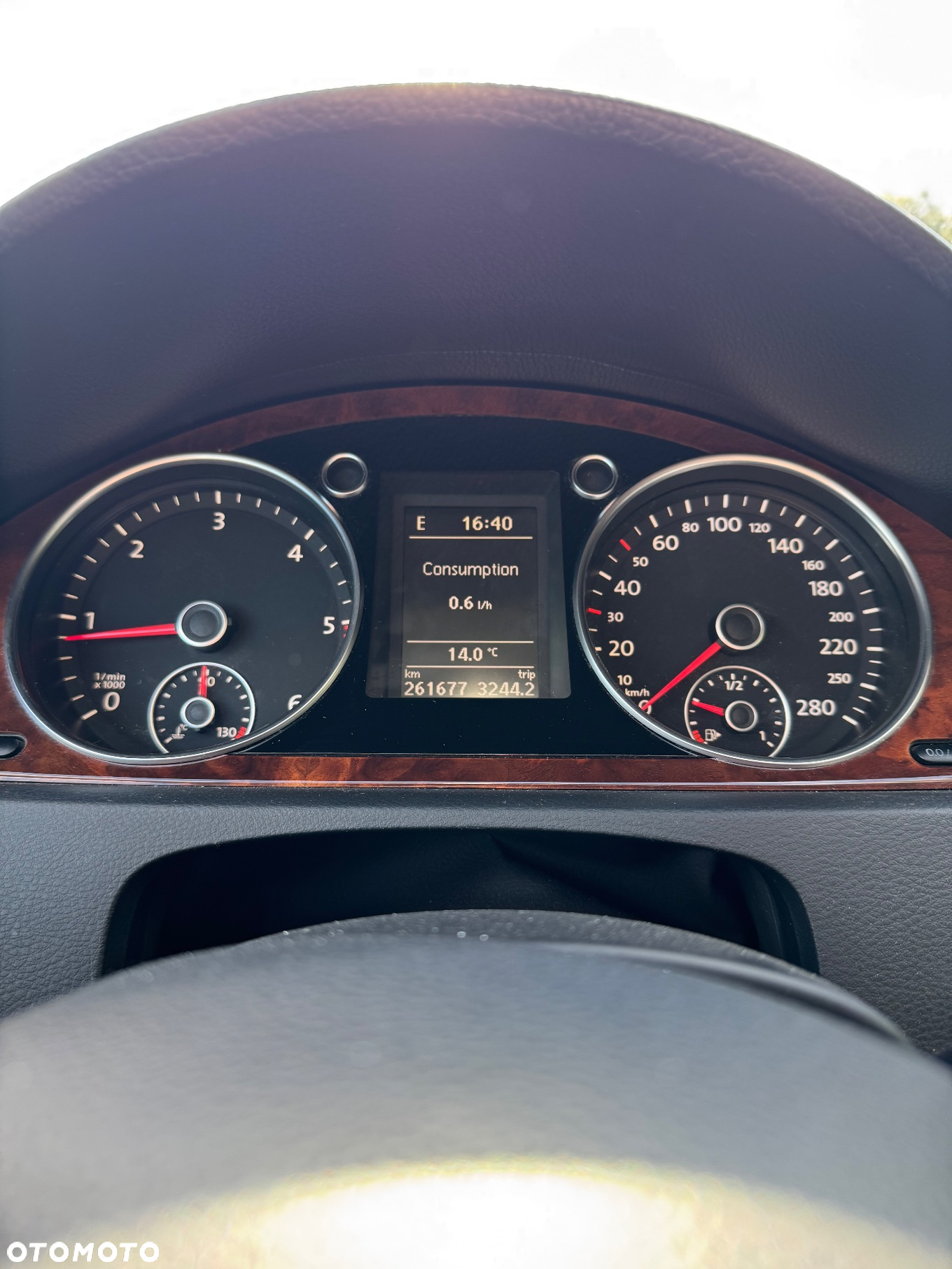 Volkswagen Passat 2.0 TDI Comfortline - 14