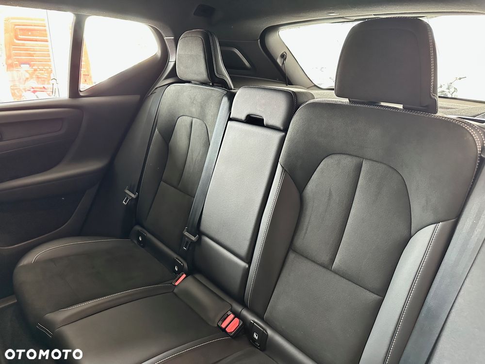Volvo XC 40 T3 R-Design - 12