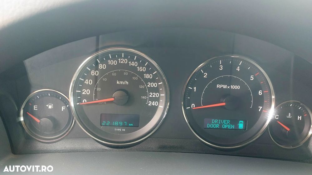 Jeep Grand Cherokee - 12