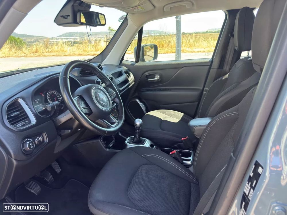 Jeep Renegade 1.0 T Limited - 33