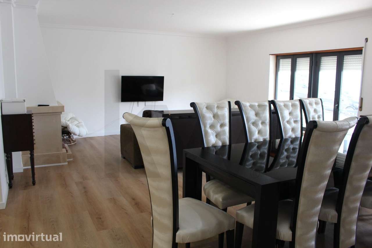 Oportunidade Única: T3 com Terraço Privado no Coração de Mafra - Grande imagem: 4/45