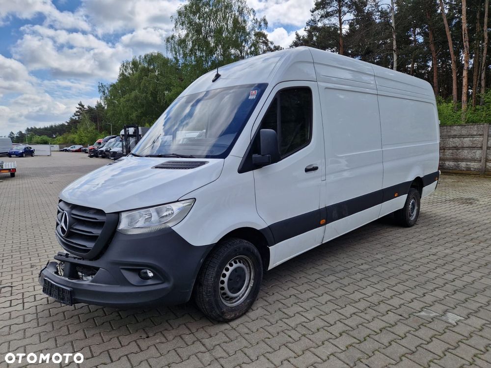 Mercedes-Benz Sprinter - 4
