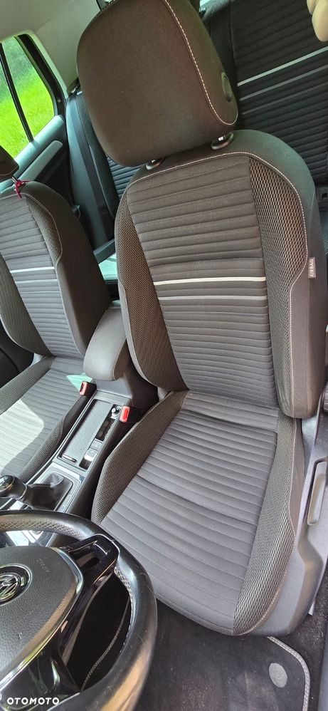 Volkswagen Golf 1.6 TDI BlueMotion Technology Cup - 8