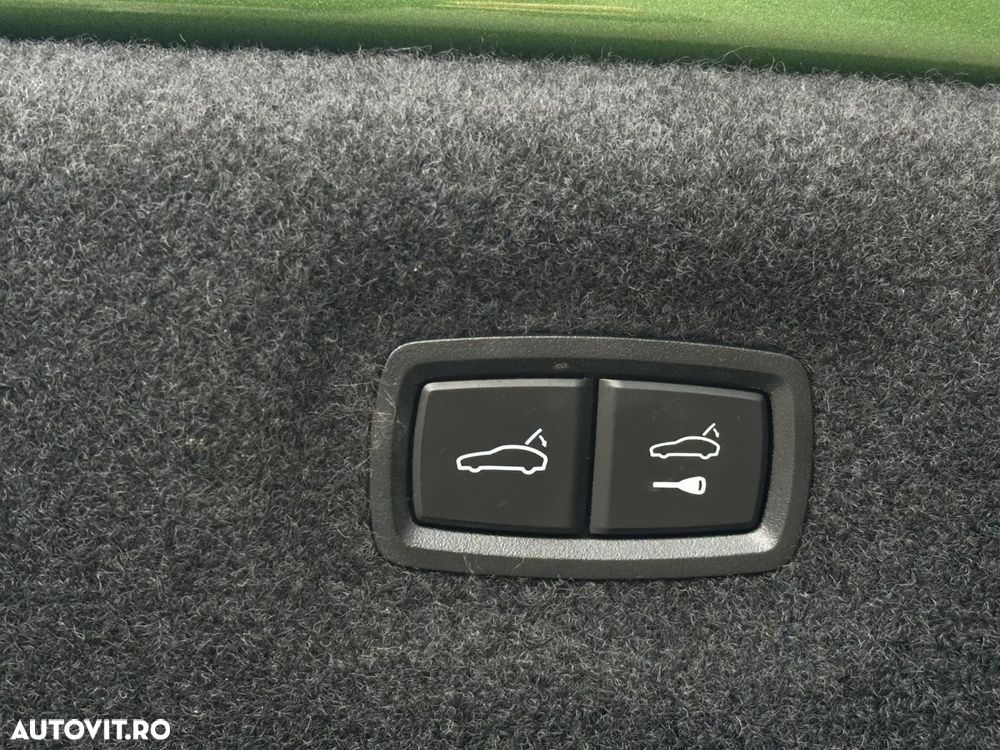 Porsche Taycan - 26