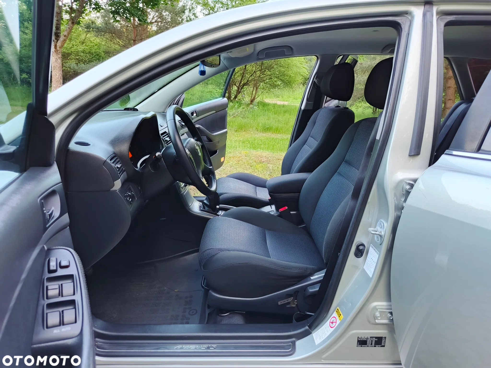 Toyota Avensis 2.0 D-4D Sol - 12
