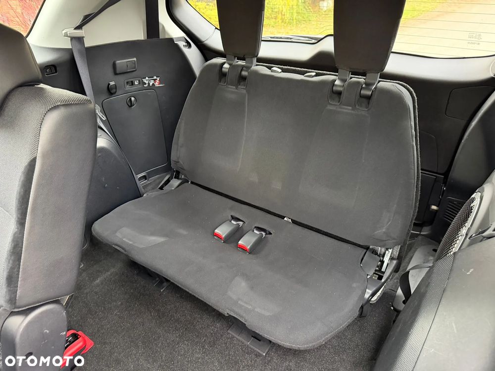 Mitsubishi Outlander - 14