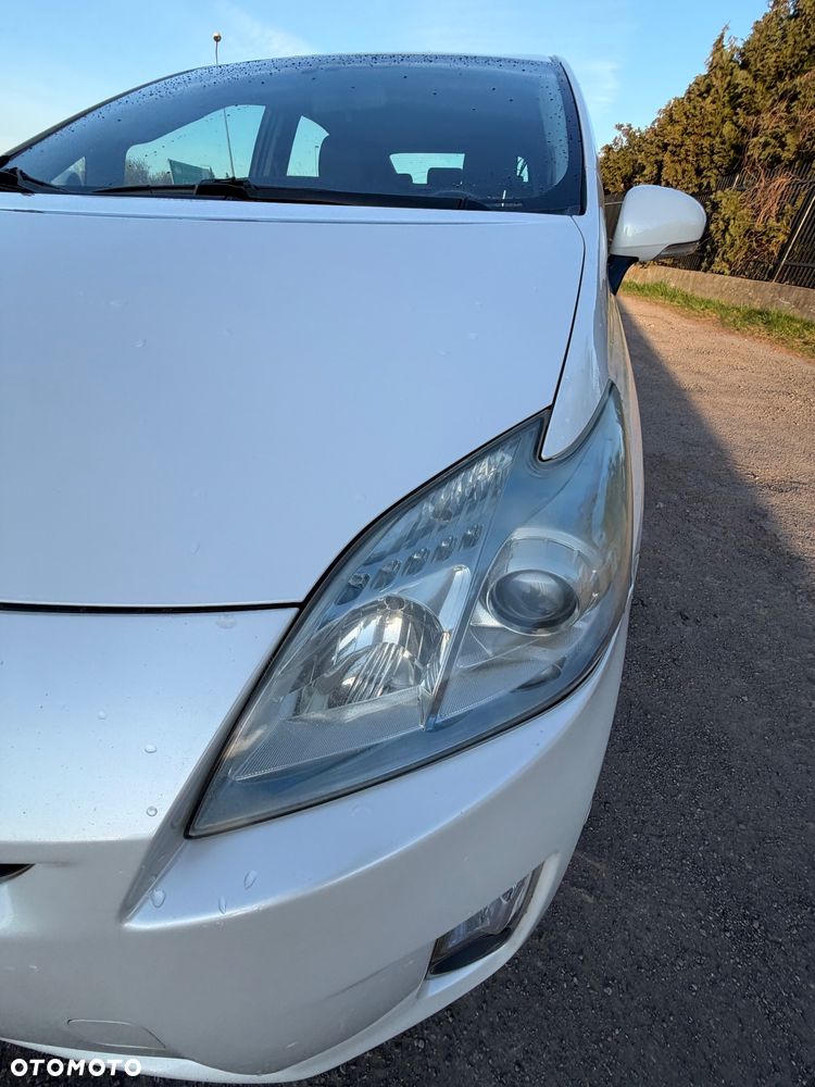 Toyota Prius 1.8 HSD Premium - 28