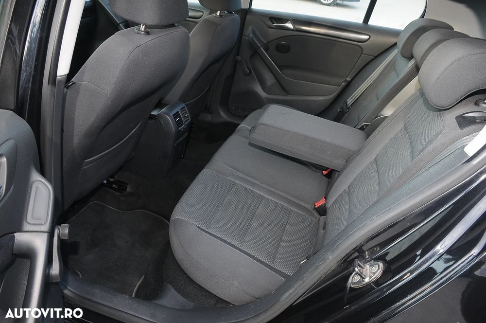 Volkswagen Golf 1.6 TDI DPF Comfortline - 14