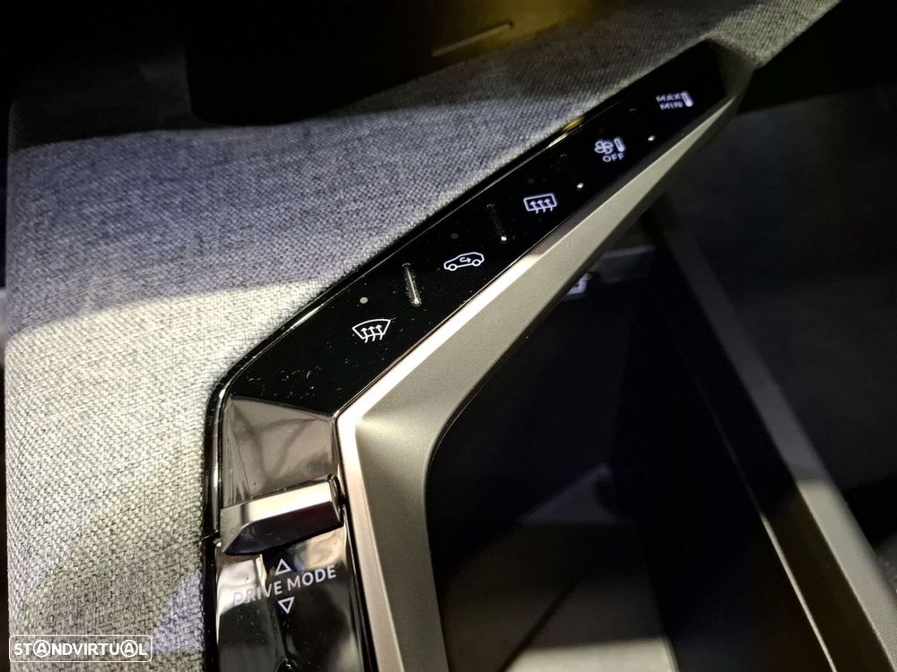 Peugeot 3008 1.6 Plug-in Hybrid Allure e-DCS7 - 17