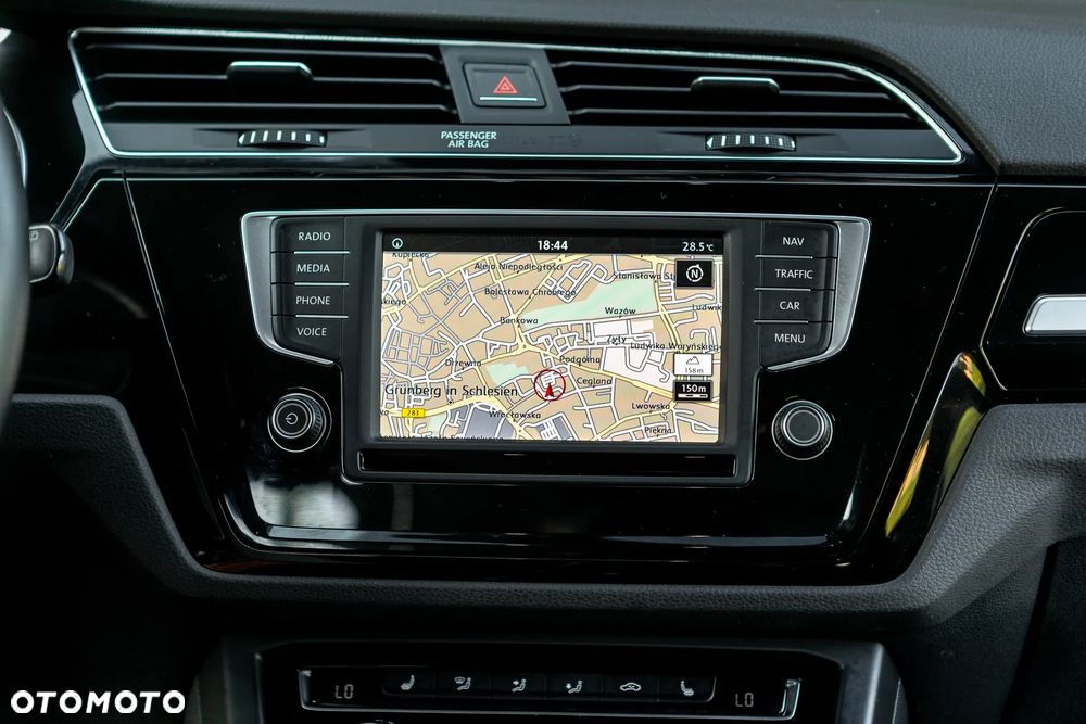 Volkswagen Touran - 26