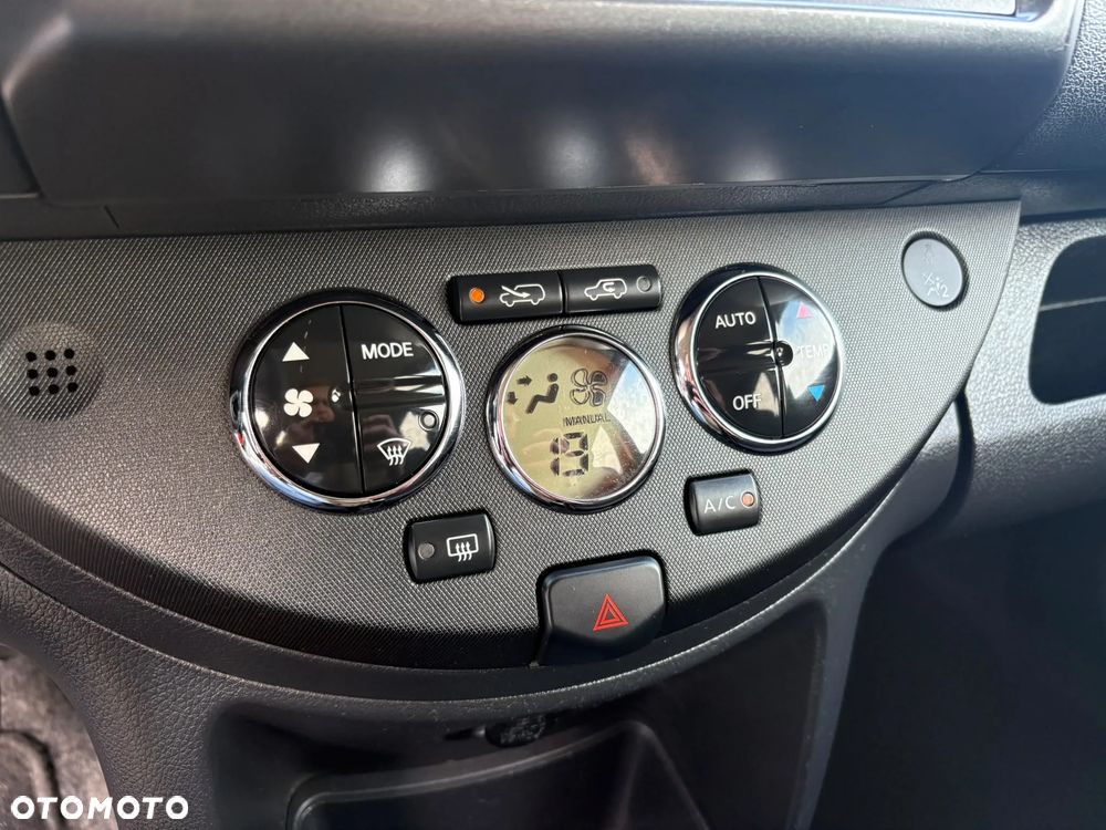 Nissan Note 1.6 Tekna - 11