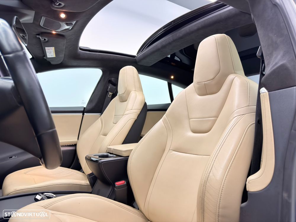 Tesla Model S 90D - 20