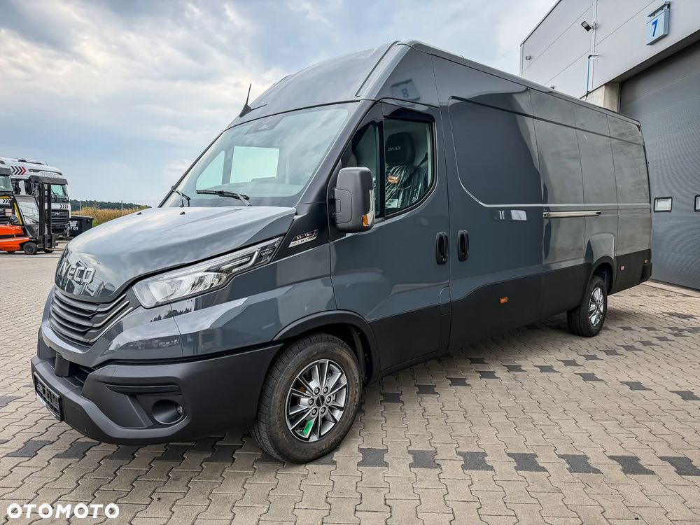 Iveco Daily 35S18HA8 V - Furgon L4H2 silnik 3.0 automat od ręki GSC Gorzów - 10
