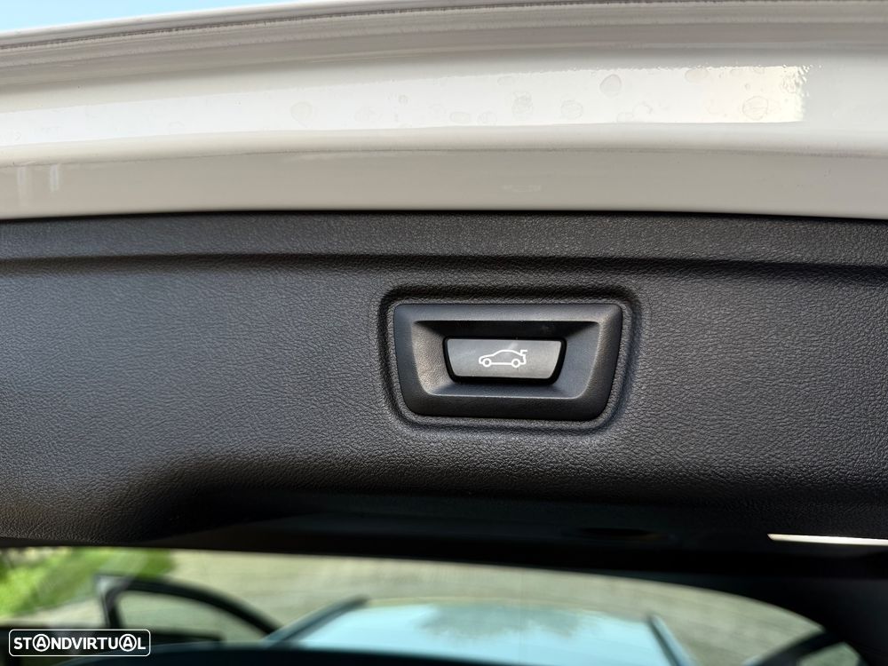 BMW 320 e Pack M Auto - 26