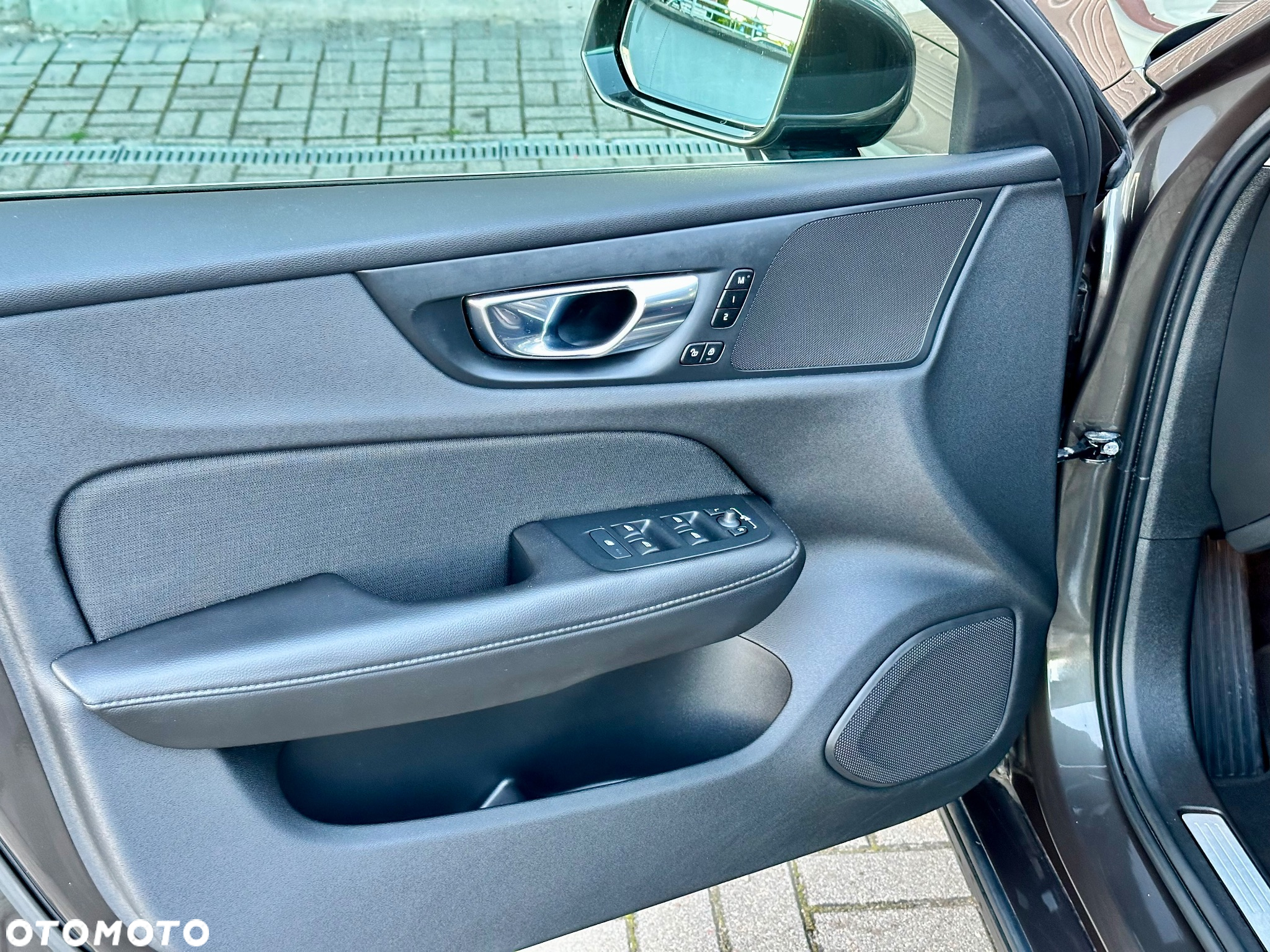 Volvo V60 D4 Geartronic Momentum Pro - 17
