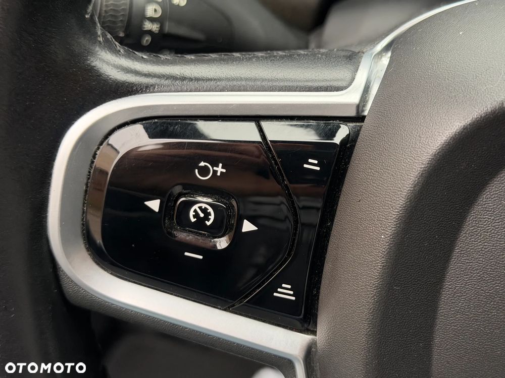 Volvo V90 Cross Country D5 AWD Pro - 23