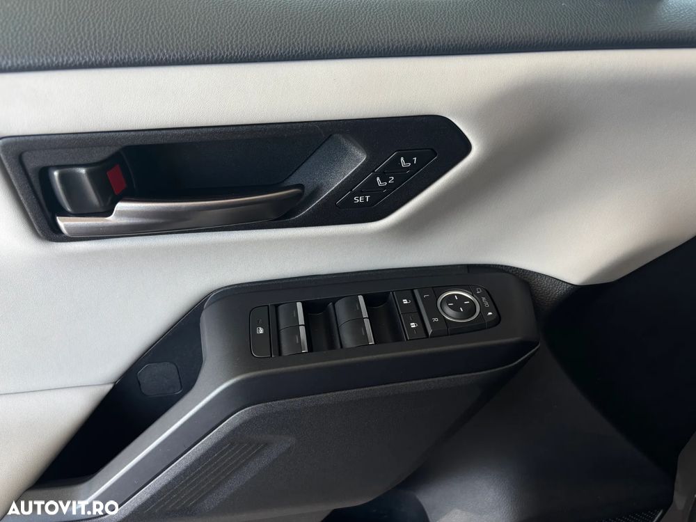 TOYOTA RAV4 2026 — imagine 22