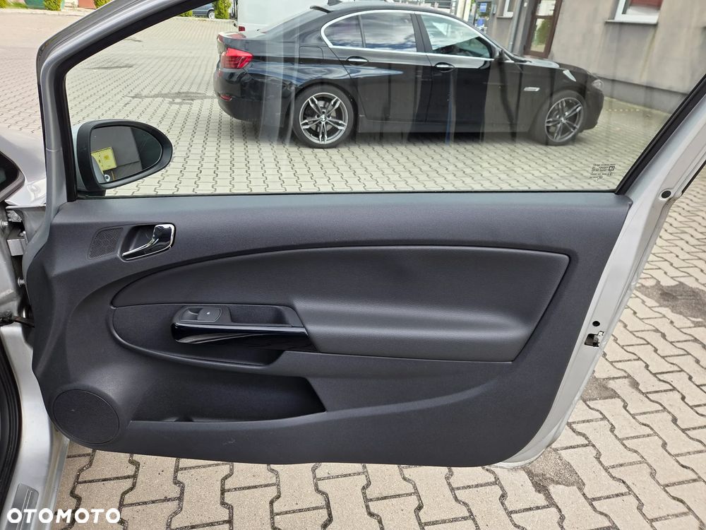 Opel Corsa 1.4 16V Edition 150 - 23