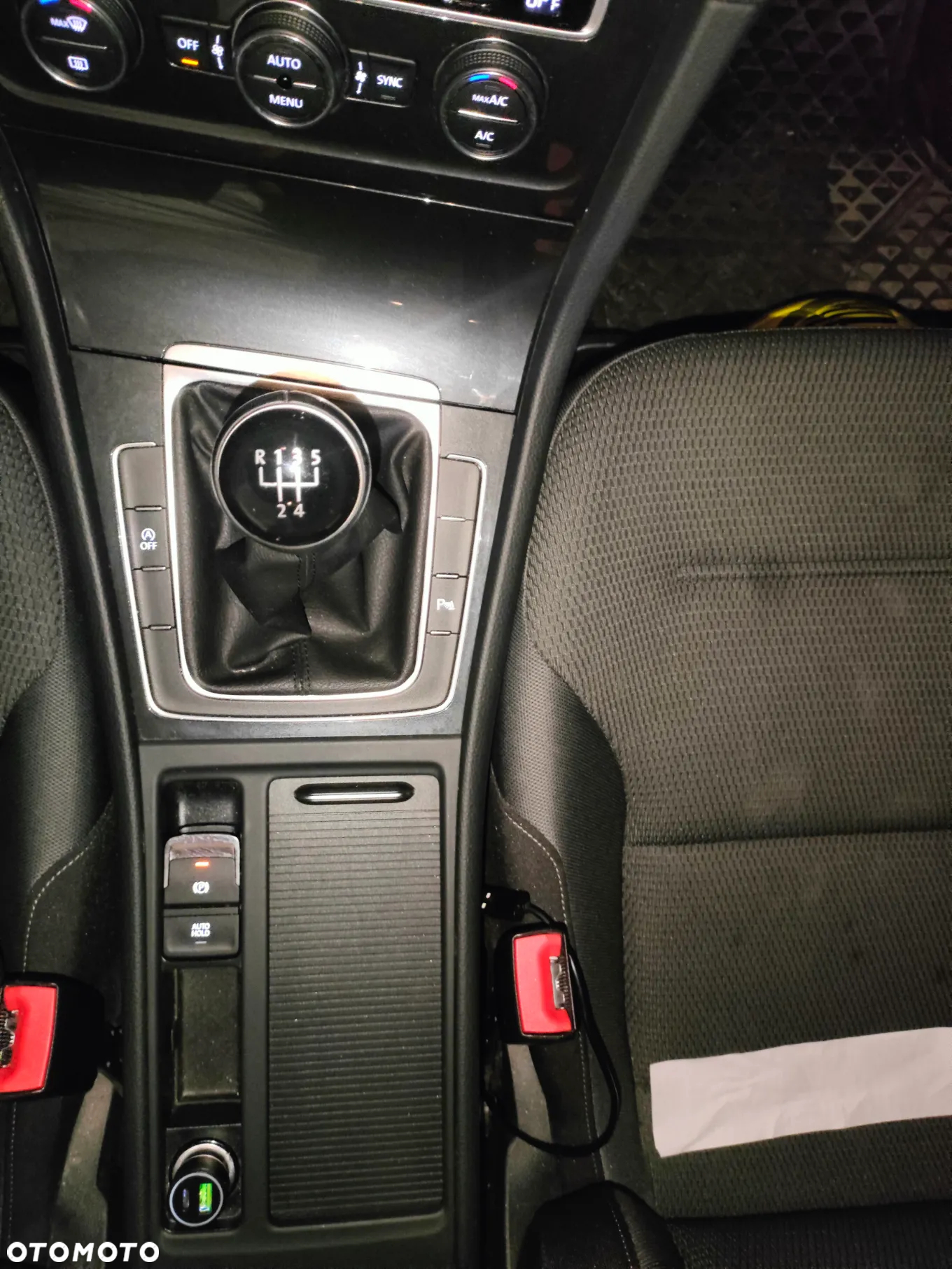Volkswagen Golf VII 1.6 TDI BMT Comfortline - 31