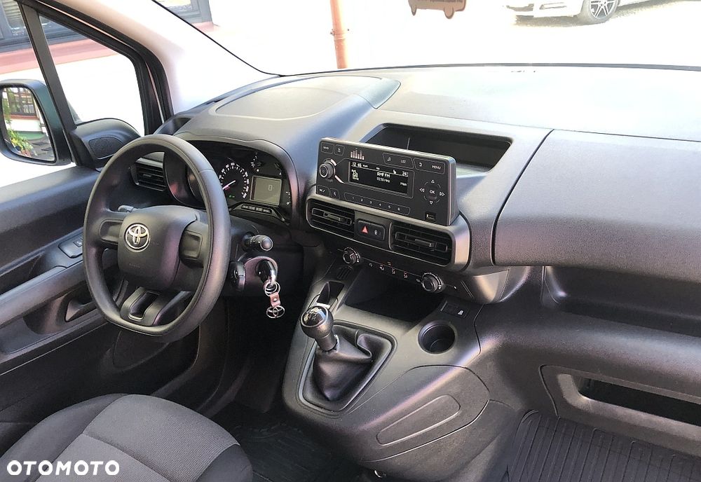 Toyota Proace City - 34