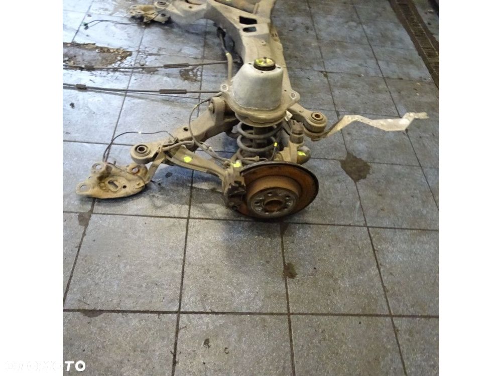 VOLVO S60 I 2.4D OŚ TYLNA BELKA ZAWIESZENIA - 3