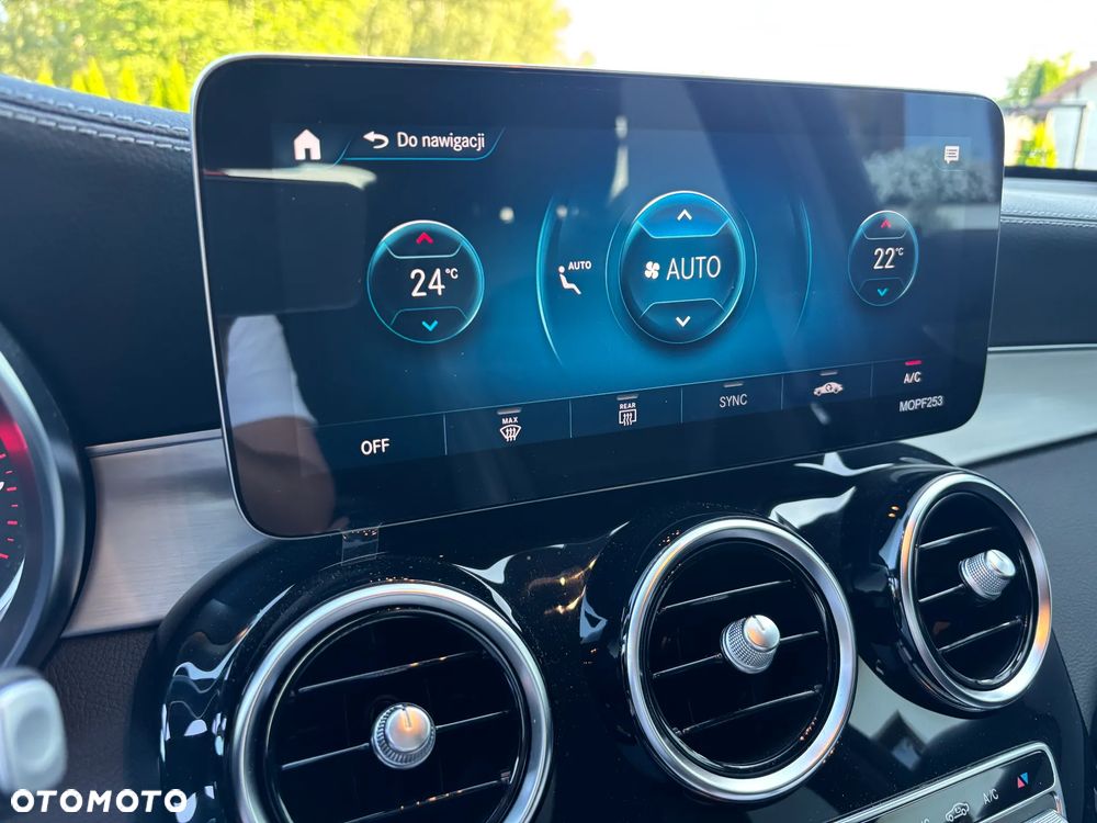 Mercedes-Benz GLC 200 4Matic 9G-TRONIC AMG Line Plus - 21