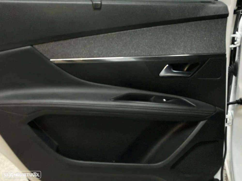 Peugeot 5008 1.5 BlueHDi Allure EAT8 - 22