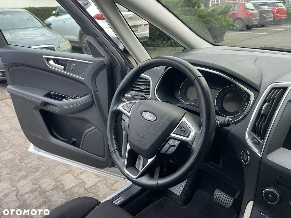 Ford S-Max - 37