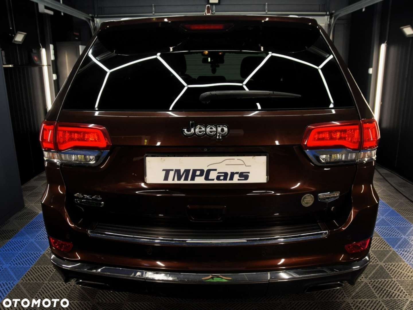 Jeep Grand Cherokee - 12