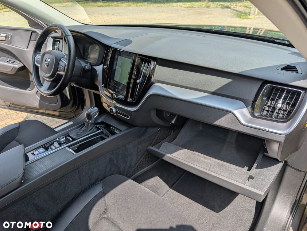 Volvo XC 60 D4 AWD Momentum - 30
