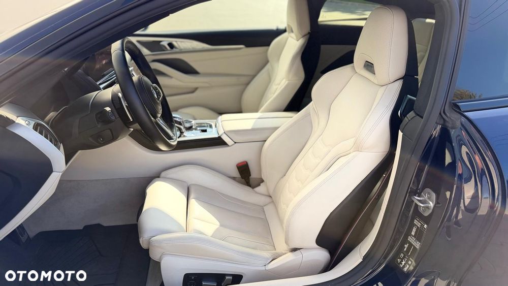 BMW Seria 8 - 21