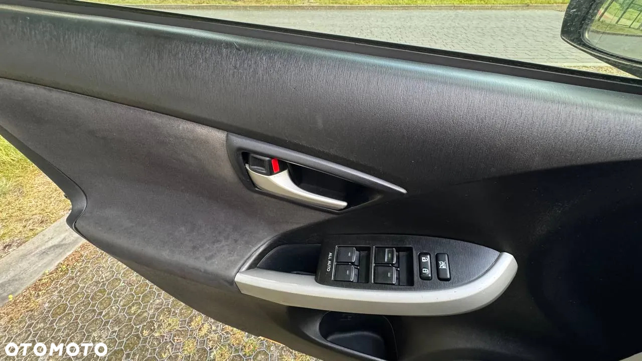 Toyota Prius (Hybrid) Executive - 20