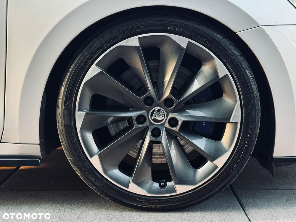 Skoda Octavia 2.0 TDI RS DSG - 14