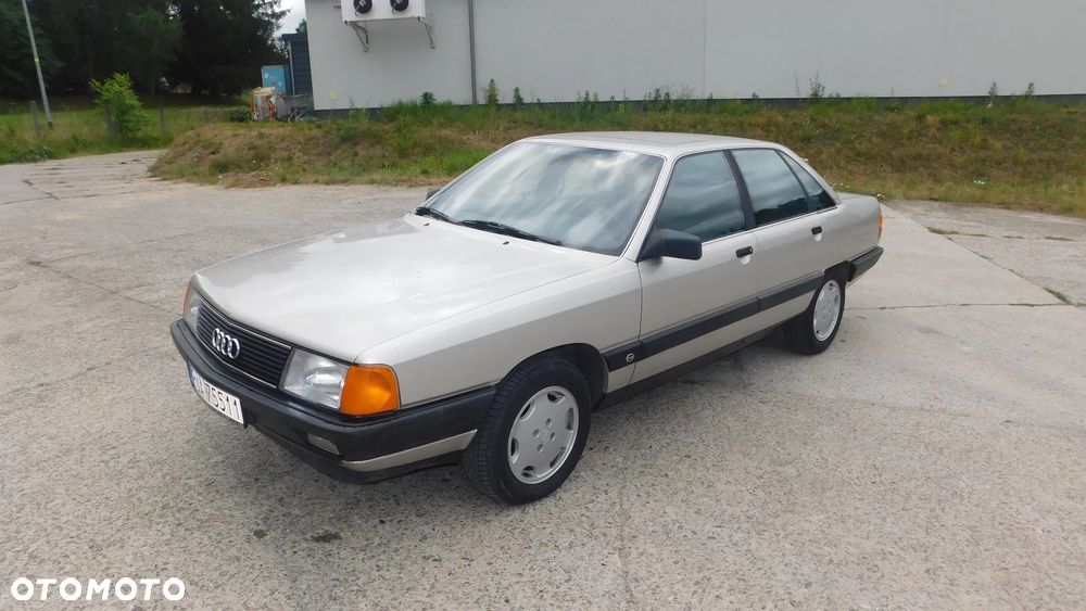 Audi 100 1.8 E - 26