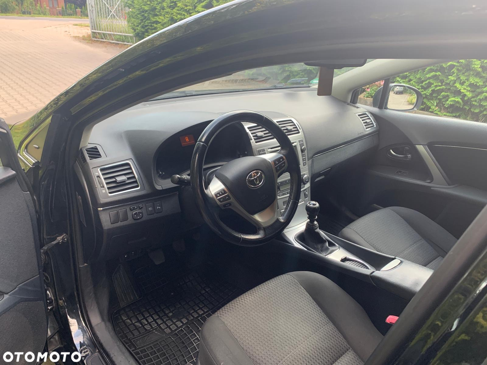Toyota Avensis - 6