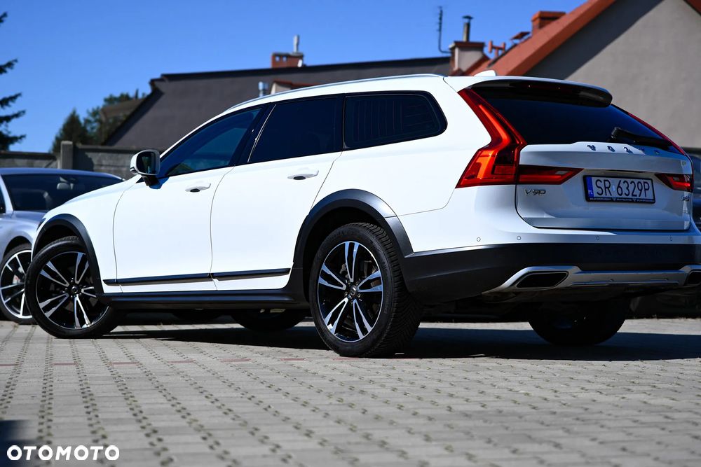 Volvo V90 Cross Country D4 AWD Pro - 33