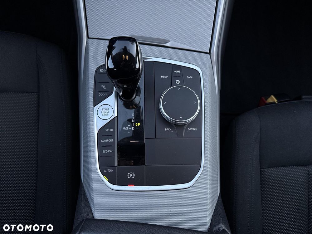 BMW Seria 3 318i Advantage - 18