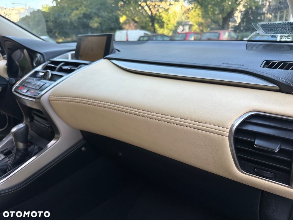 Lexus NX 200t Prestige AWD - 27