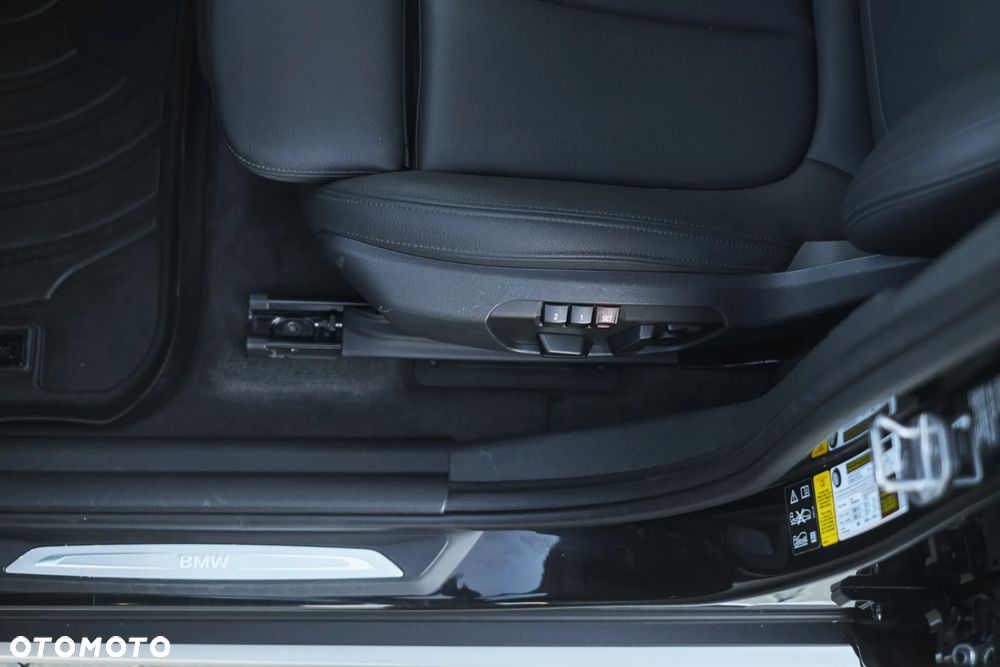 BMW X1 xDrive20i - 13