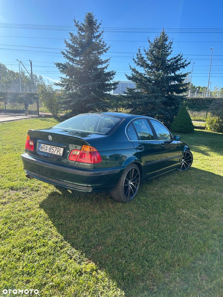 BMW Seria 3 328i - 4