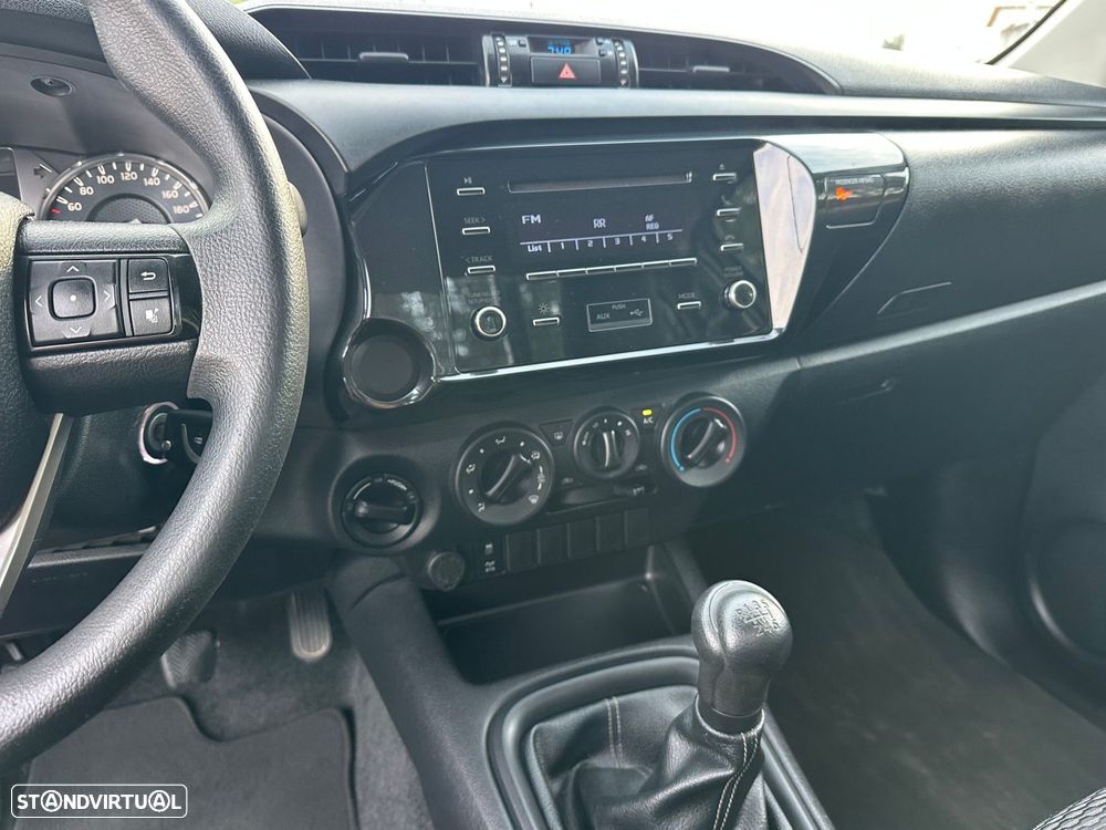 Toyota Hilux 2.4 D-4D 4WD CE CM - 8