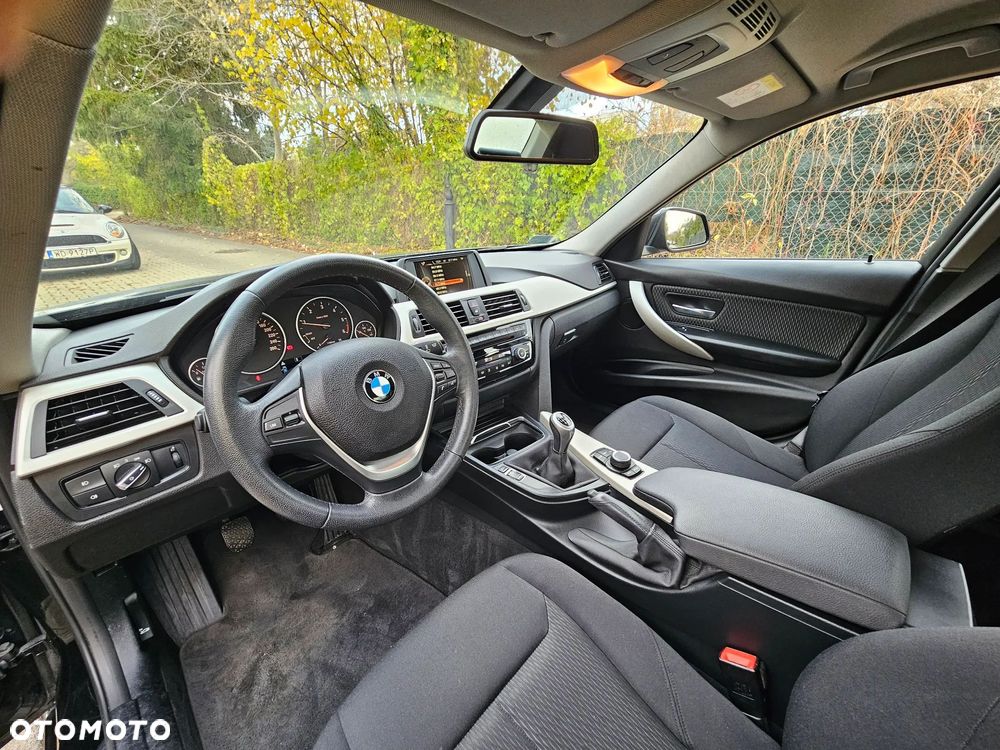 BMW Seria 3 318d - 12